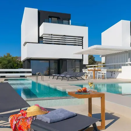 Villa Albatross Front Gennadi
